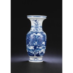 C0005 大清康熙青花人物盤口瓶:康熙青花的「硬彩」人物典範 C0005 大清康熙青花人物盤口瓶:康熙青花的「硬彩」人物典範
